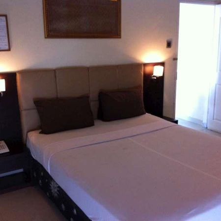 Hotel Gemilang バンドゥン エクステリア 写真